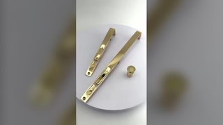 Drzwi miedziane pełne z ukrytym ryglem, drzwi drewniane dwustronnie otwierane, przedłużony niewidoczny rygiel, ukryty