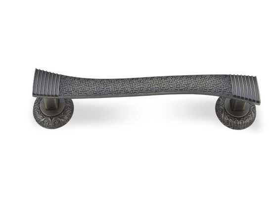 Antyczne dekoracyjne drzwi szafki kuchennej ciągnie 3,5 cala AB Kolor poszycia